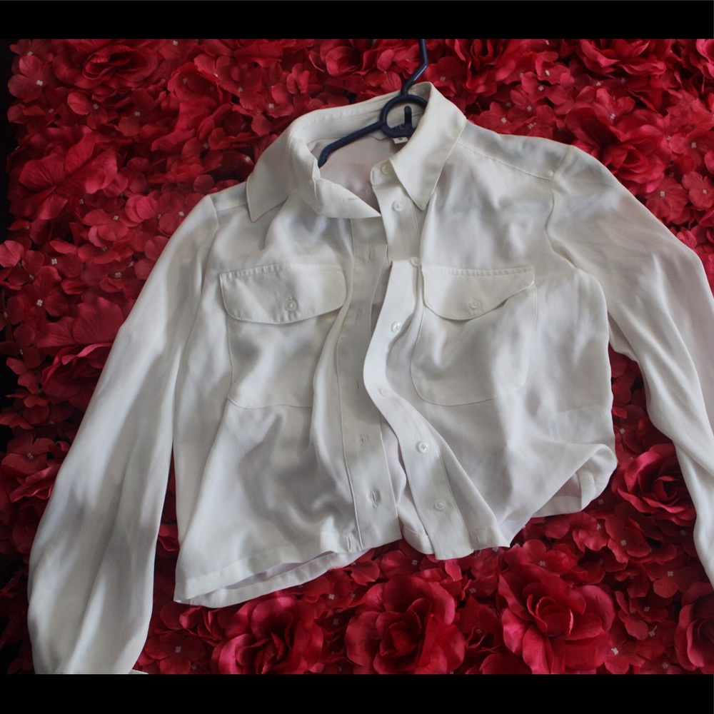 White crop button up long sleeve